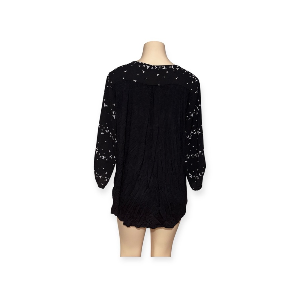 Tempted hearts Black and White V-Neck Blouse - Picture 2 of 7